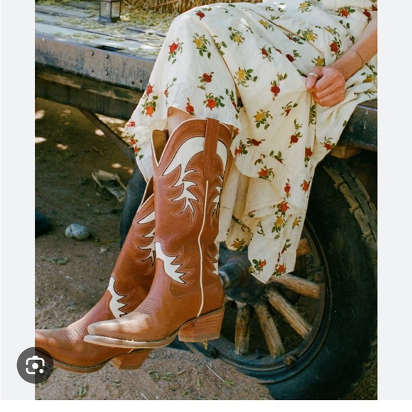 Tecovas Limited Edition Pecan and Bone Cowgirl Boots - Picture 2 of 4